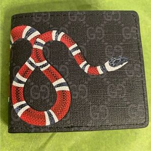 Black Bifold Stylish Leather Wallet NWOT! “SNAKE”